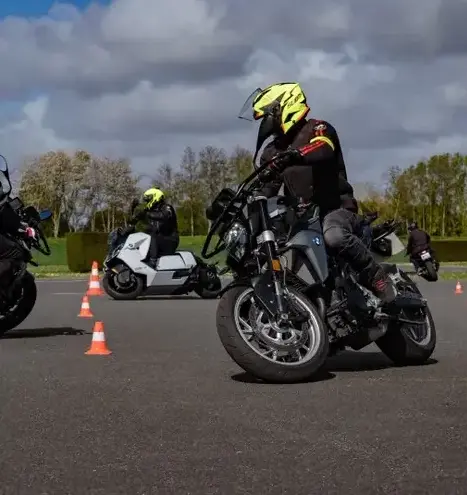 Stage conduite route glissante à Rennes-5