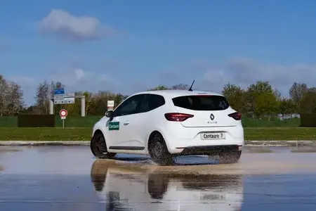 Stage conduite route glissante à Angers - image 3