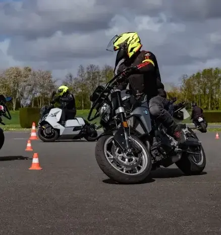 stage de perfectionnement moto à à Saint-Malo - image 4