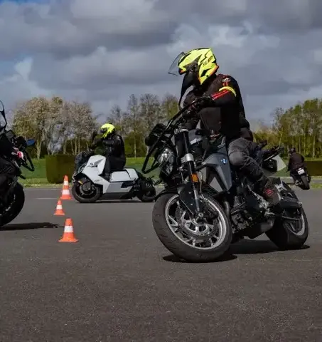 stage de perfectionnement moto en Bretagne-5