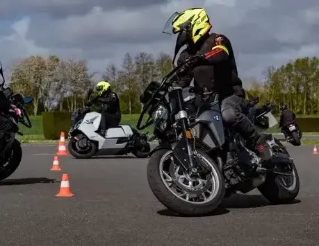 stage de sensibilisation à la sécurité routière à à Saint-Malo - image 2